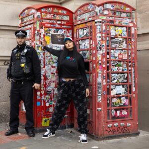 Fernanda Medrado Instagram - Good morning  Brazil!  Tudo certo por aí ? 

Thanks cop For 😂 

#uk #london🇬🇧 #londres