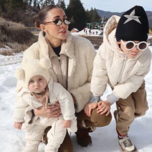Fernanda Romero Instagram - 🧸❄️ Alessandro’s first time in the 🏔️
Swipe to the 3rd 📸