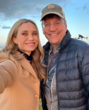 Fiona Gubelmann Instagram - TONIGHT is the night!! “Tis The Season to be Irish” ☘️ airs tonight on @hallmarkchannel. Cannot wait for you to watch. We had way too much fun making this with some wonderful people. @eoincmacken @lesleydemetriades @michael.g.larkin @tickatee @flaviaspeaks 

☘️❤️☘️
#TisTheSeasonToBeIrish #hallmark #christmasmovie #christmas #ireland