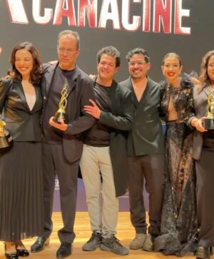 Fiona Palomo Instagram - GANAMOS!! ✨Mejor Actriz 2024!!✨ @canacine_mexico y ✨Mejor Director✨ y ✨Mejor Película✨ por Un Actor Malo @catatonia.prod  wow…. Que hermosa noche. Es un gran gran honor. Gracias a todas las personas que estuvieron anoche, al público, al amor que hemos recibido por esta película, y el reconocimiento que le han brindado a mi trabajo. Está industria es para valientes. Y los buenos actos y trabajos hechos con amor, hablan por sí solos. Así que gracias a todos los demás artistas que le dedican sudor y luz a algo tan bello que eleva el ser, como lo es el cine.