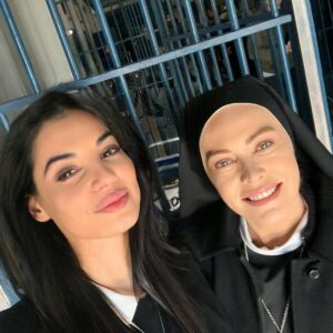 Francesca Chillemi Instagram - Suore si…ma rock 🎸🎵
Vi amiamo 🥰

#chediociaiuti