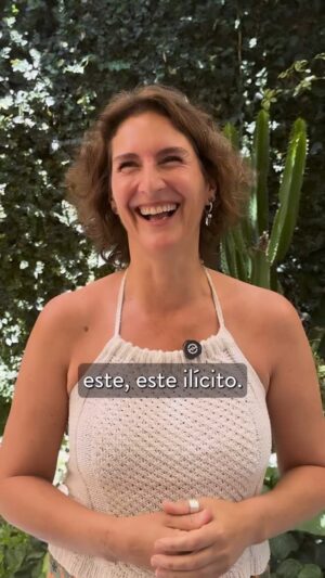 Francisca Imboden Instagram - 😻 ¡Qué buen final tiene este reel! 🤣 Estuvo muy rico conversar hoy con nuestra querida @francaimboden nominada a Mejor Actriz de soporte en la categoría Series. Nos contó cómo se preparó para hacer a la fiscal en Baby Bandito y sin duda fue genial compartir este momento con ella. ¡Te queremos Franca! 

¿Ya sabes quiénes son los nominados y nominadas a @premioscaleuche ? Por acá te seguimos contando todos los detalles de este proceso