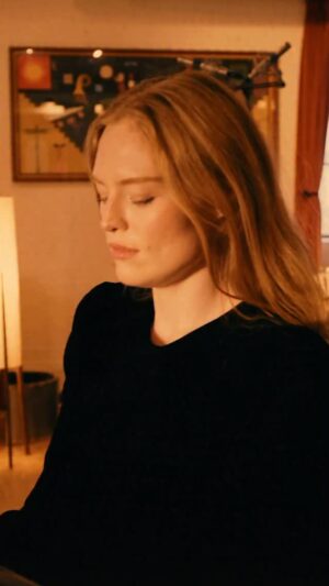 Freya Ridings Instagram - Been keeping this one close for a while… but it’s time to share a little piece of my unreleased track ‘You Give Me A Reason’ with you all 🥹 This track means so much to me it’s about finding light in the darkest moments, and the people who remind you why you keep going 💛 Let me know what you think in the comments below. Can’t wait to share the whole thing with you soon 🎶