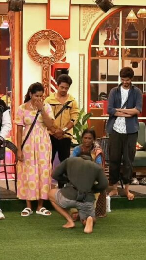 Gangavva Instagram - Na avva vi Na ammamma vi ❤️🥺
Values her blessings deeply. ❤️🙏 
 
#Gautham 
#gangavva 
#gathamkrishna 
#BiggBossTelugu8