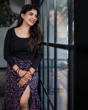 Gayathri Shan Instagram - Be happy, be bright, be you 🌹