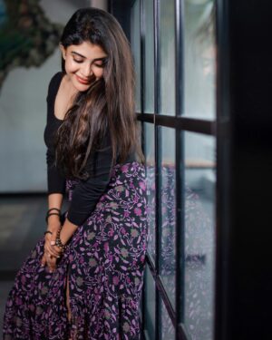 Gayathri Shan Instagram - Be happy, be bright, be you 🌹