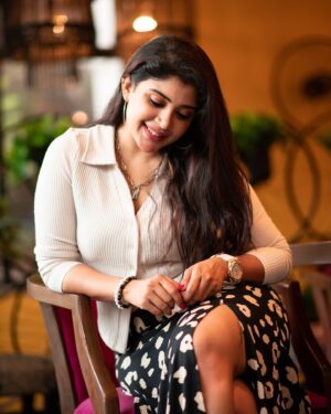 Gayathri Shan Instagram - ✨🕊️