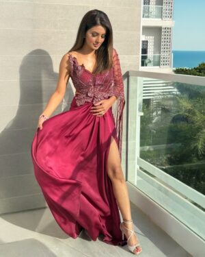 Geeta Basra Instagram - Glitz and Glamour ❤️🥰

Gown- @adaaraofficial
Jewels- @hybajewels
Shoes: @jimmychoo 
Styling: @dipteeagarwal 
Photography: @ayshabari 😜😜😂😂