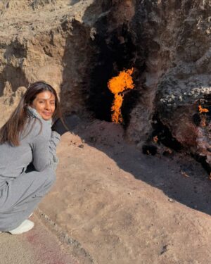 Geeta Basra Instagram - Yanar Dag- (burning mountain) in Baku 

Yanar Dag, also known as the Burning Mountain, is a natural wonder situated in Azerbaijan, near the capital city of Baku. This mesmerizing site is characterized by its eternal flame, which is believed to have been burning for thousands of years.

A mountain which releases flames 24 hours a day 365 days of the year.. quite a miracle no? Bhagwan ka chamatkar ..