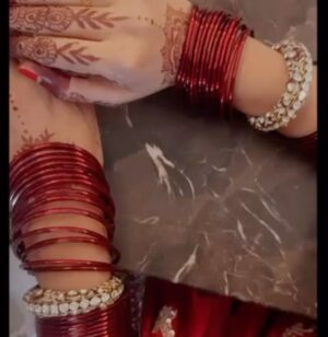 Geeta Basra Instagram - Another beautiful Karva Chauth.. thank you @kapoor.sunita aunty for being the most gracious, warm and the most beautiful host!! No one does it better than you.. ❤️🤗 happy Karva Chauth to all you beautiful ladies .. 🫶 

Saree: @studiobagechaa @twotap_social
Jewels: @kalamandirjewellers via @sonyashaikh
Nosepin: @irasvafinejewellery
Styled by: @dipteeagarwal
Styling Intern: @rimshatibrewala
Clutch: @oceana_clutches