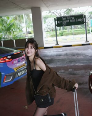 Genie Chen Instagram - 🇸🇬☁️

-
Jacket by @geeni_official