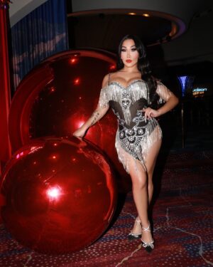 Gia Gunn Instagram - Doing December tingz @virginhotelslv 🎁✨ photos by @erikayvonnerose