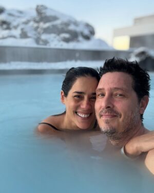 Gianella Neyra Instagram - Primer sueño cumplido del 2025 ✔️ 
Ver auroras boreales en familia ❤️
Un momento que siempre recordaremos 💖  en nuestros corazones, por la increíble experiencia y por estar juntos y poder disfrutarlo así 😌.