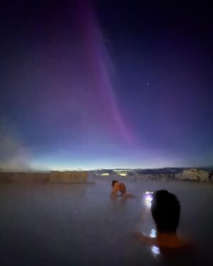 Gianella Neyra Instagram - ¡AURORAS BOREALES 👏🏻🌅🇮🇸! Comenzando el año con un nuevo check ✅ en nuestra lista. Les deseo a todos esta experiencia, las fotos no le hacen justicia. 🙏🏻 ¿Cuántos tienen ver a las auroras boreales en su lista de pendientes?