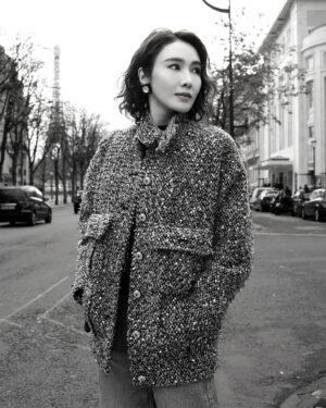 Gigi Lai Instagram - #paris vibes 🇫🇷 in #wintermood❄️
📷: @photographer.louyang 
#parisvibes #streetwalk #wintervibes