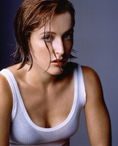 Actress Gillian Anderson HD Photos and Wallpapers December 2024