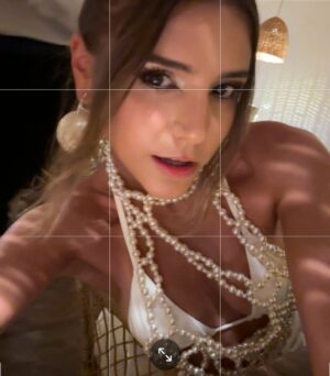 Giulia Nassa Instagram - Tenho comigo pensado, Deus é brasileiro e anda do meu lado! ✨🤍📿🧿☘️💫🥹