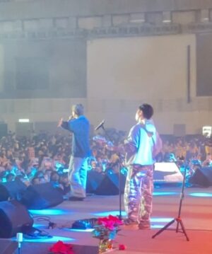 Gladys Tsai Instagram - 仁寶電腦旺年會獎金無上限🎤
總裁大撒幣現場近萬員工人人有獎
重點是最少都是一萬起跳！
總共發了快一億有夠扯💰💰💰💰
歌手卡司堪比跨年演唱會等級
頑童MJ116、彭佳慧、Faye詹雯婷和理想混蛋
聽到訣愛整個棣欣引力基因又動了💗
還有第一次搭檔舜哥真的超感謝照顧
全場妙語如珠 出口成章真的太罩啦～
而且超級有舞蹈細胞
帶我一起把後台當夜店High🥳
同仁們都超可愛真心超級喜歡大家💗💗
期待明年再一起同歡～
#謝謝延伸公關 
#love #life #work #ootd #dress #host #mc #party #singer #compal 
#工作 #生活 #日常 #主持 #主持人 #尾牙 #禮服 #仁寶
