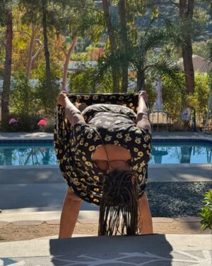 Glozell Green Instagram - Getting that D (Vitamin D) while Yoni sunning