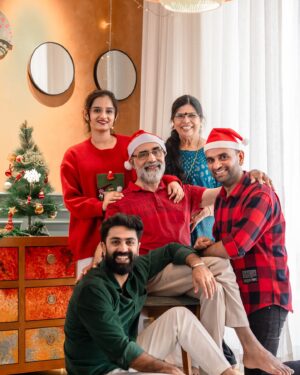Gopika Anil Instagram - Christmas chaos with my Family ♥️🎄🎁✨

📸 @picstory_josecharles