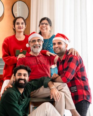 Gopika Anil Instagram - Christmas chaos with my Family ♥️🎄🎁✨

📸 @picstory_josecharles