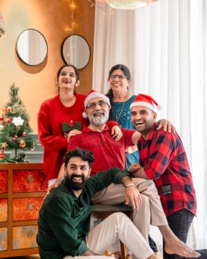 Gopika Anil Instagram - Christmas chaos with my Family ♥️🎄🎁✨

📸 @picstory_josecharles