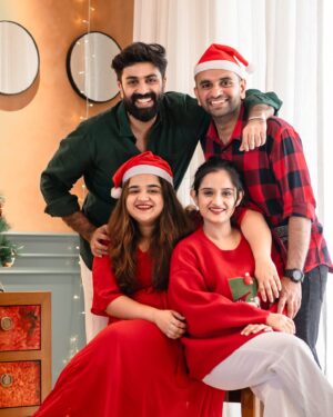 Gopika Anil Instagram - Christmas chaos with my Family ♥️🎄🎁✨

📸 @picstory_josecharles