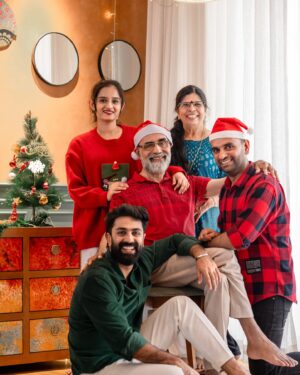 Gopika Anil Instagram - Christmas chaos with my Family ♥️🎄🎁✨

📸 @picstory_josecharles