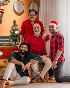 Gopika Anil Instagram - Christmas chaos with my Family ♥️🎄🎁✨

📸 @picstory_josecharles