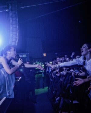 Griff Instagram - currently adjusting back to normal life -  best 4 months on tour.  who came to see me this year ???? tysm !!!