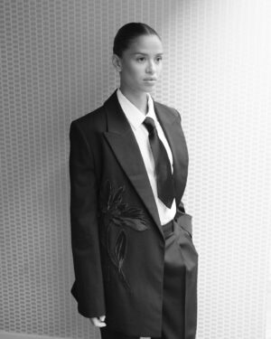Gugu Mbatha-Raw Instagram - London Fashion Week @erdem what a stunning collection! Timeless and powerful. Thank you @erdemlondon for a beautiful show 🌹

Hair @patrickwilson 
Makeup @kennethsohmakeup 
Style @leithclark 

Tie… tied by me… don’t overthink it! 😂

#lfw