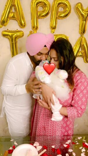 Gurlez Akhtar Instagram - ❤️ I was pretty chuffed about all the nice wishes for my birthday. I’m going to take them as an encouragement to approach the next year of my life with optimism. 💞

@gurlejakhtarmusic @kulwinder_kally @officialdaanveersingh 
@jasmeenakhtarofficial @shehnazakhtarofficial @aishwaryaakhtar @officialakhtarbrothers @raniakhtar0001 @officialsahilakhtar 

#gurlezakhtar #gurlejakhtar #gurlejakhtarmusic #kulwinderkally #daanveersingh #jasmeenakhtar #akhtarbrothers #punjabireels #birthdayreel #birthdayreels #latestreels