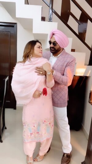 Gurlez Akhtar Instagram - The King of my heart forever👑 @kulwinder_kally

Thank you for giving us a song we will cherish all our lives @tejwantkittu @officialranaranbir 
.
.
#jodi #gurlejakhtar #kulwinderkally #ranaranbir #tejwantkittu #reels #valentineday #happyvalentinesday #valentine