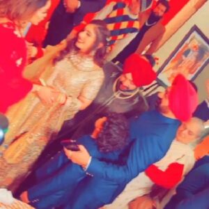 Gurlez Akhtar Instagram - Congratulations to the beautiful couple @jordansandhu Wish you a lifetime of togetherness, love, understanding and happiness💞
Waheguru jodi nu hamesha salamat rakhe🙏🏻
.
.
#weddingdiaries #gurlejakhtar #kulwinderkally #jordansandhu #weddingday #congratulations #gurlezakhtar #gurlejakhtarmusic