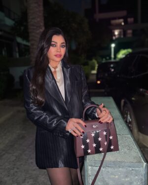 Haifa Wehbe Instagram - ⭐️ 🤍l⭐️

#haifawehbe