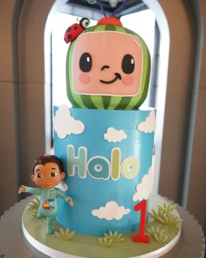 Halle Bailey Instagram - happy birthday to my halo 🥹God gave me the greatest gift in you 💕time flies when you’re having fun & mommy just can’t believe that you’re one 🎉🎉🎉🎉🥹🥹🥹🥹