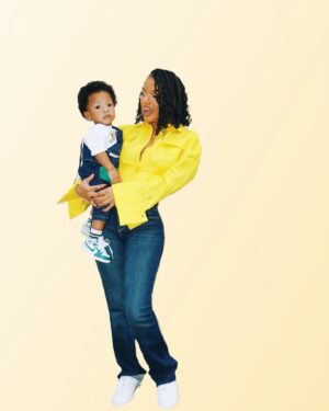 Halle Bailey Instagram - happy birthday to my halo 🥹God gave me the greatest gift in you 💕time flies when you’re having fun & mommy just can’t believe that you’re one 🎉🎉🎉🎉🥹🥹🥹🥹