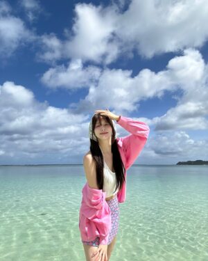 Han Bo-reum Instagram - 핑크가 좋은걸 👚👙👛 제일 손이 많이 갔던 셔츠

#괌 #여행중 #괌플레이