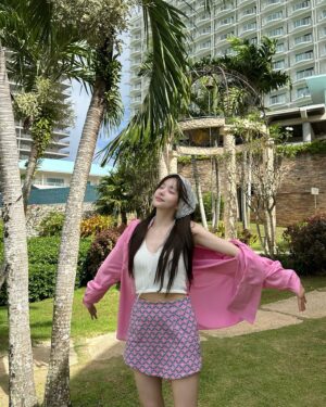 Han Bo-reum Instagram - 핑크가 좋은걸 👚👙👛 제일 손이 많이 갔던 셔츠

#괌 #여행중 #괌플레이