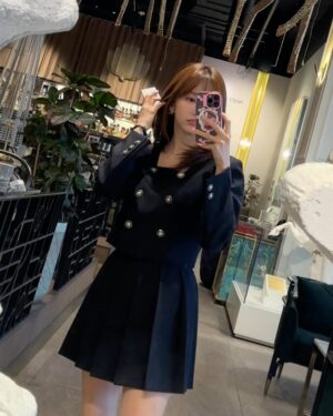 Han Bo-reum Instagram - 어두운머리 밝은머리 모가 좋아요??
