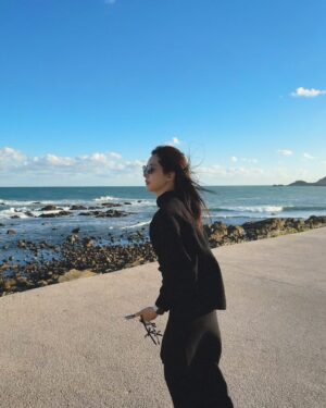 Han Chae-a Instagram - 🖤🧡
@official.reyandreina 
@doubleu____jy 
@won_lovemindal 
@jmin.park
@youjang2