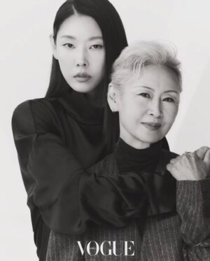 Han Hye-jin Instagram - 25년이라는 시간 동안 패션모델로서 활동할 수 있게 서포트 해주신 모든 분들께 감사드립니다. 
스스로 못 미덥고 불안할 때 마다 잘 하고 있다고 격려해주신 여러분들 덕분에 긴 시간 같은 자리에서 일 해낼 수 있었습니다. 감사합니다^^ 
그리고 한낱 투박한 돌맹이 같았던 저에게 수많은 아티스트의 창조적 아이디어로 어엿하게 패션 화보의 페이지들을 장식하게 해준 보그코리아에게 깊은 감사를 드리고 싶습니다. 
더불어 이번 25주년 기념 화보를 위해 바쁘신 와중에도 도움 주신 아티스트분들께 온 마음을 다해 감사의 마음을 전합니다.
위 사진들은 보그코리아 10월호에 실리며 2025년 달력으로도 제작되어 판매 수익금 전액이 기부 될 예정입니다^^ 
감사하고 사랑합니다^^ 

Project Partner 보그코리아
Fashion Editor 손은영
Photographer 김수진
Make up 최시노
Hair 오지혜 최은영
Stylist 김수린 남우정
Set Stylist 다락
Model 한혜진 서장훈 이상민 배정남 이현이 이시언 박나래 엄지윤 박제니 그리고 윤지영