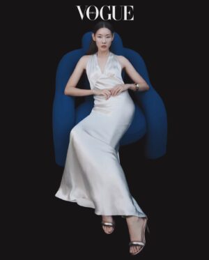 Han Hye-jin Instagram - 25년이라는 시간 동안 패션모델로서 활동할 수 있게 서포트 해주신 모든 분들께 감사드립니다. 
스스로 못 미덥고 불안할 때 마다 잘 하고 있다고 격려해주신 여러분들 덕분에 긴 시간 같은 자리에서 일 해낼 수 있었습니다. 감사합니다^^ 
그리고 한낱 투박한 돌맹이 같았던 저에게 수많은 아티스트의 창조적 아이디어로 어엿하게 패션 화보의 페이지들을 장식하게 해준 보그코리아에게 깊은 감사를 드리고 싶습니다. 
더불어 이번 25주년 기념 화보를 위해 바쁘신 와중에도 도움 주신 아티스트분들께 온 마음을 다해 감사의 마음을 전합니다.
위 사진들은 보그코리아 10월호에 실리며 2025년 달력으로도 제작되어 판매 수익금 전액이 기부 될 예정입니다^^ 
감사하고 사랑합니다^^ 

Project Partner 보그코리아
Fashion Editor 손은영
Photographer 김수진
Make up 최시노
Hair 오지혜 최은영
Stylist 김수린 남우정
Set Stylist 다락
Model 한혜진 서장훈 이상민 배정남 이현이 이시언 박나래 엄지윤 박제니 그리고 윤지영