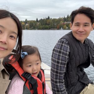 Han Ji-hye Instagram - 만 3세 우뜨리 (윤슬이 발음) 랑 미국여행 #장난꾸러기  #미국고모집 #놀이터 #강아지우끼 우끼한테 간식을 몰래 자꾸 줘서 설사했던 우끼.. 😳