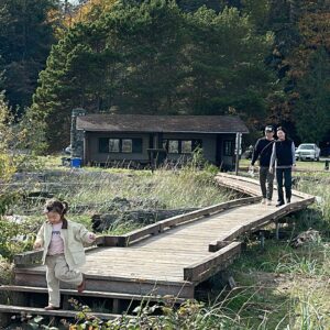 Han Ji-hye Instagram - 만 3세 우뜨리 (윤슬이 발음) 랑 미국여행 #장난꾸러기  #미국고모집 #놀이터 #강아지우끼 우끼한테 간식을 몰래 자꾸 줘서 설사했던 우끼.. 😳
