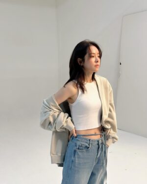 Han Ji-min Instagram - .
BEHIND🐻

#나의완벽한비서 #lovescout 🔜