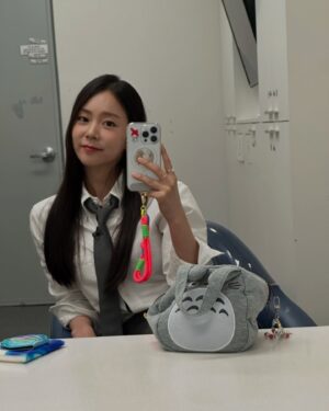 Han Seung-yeon Instagram - #꼬꼬무
#꼬리에꼬리를무는그날이야기