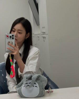 Han Seung-yeon Instagram - #꼬꼬무
#꼬리에꼬리를무는그날이야기