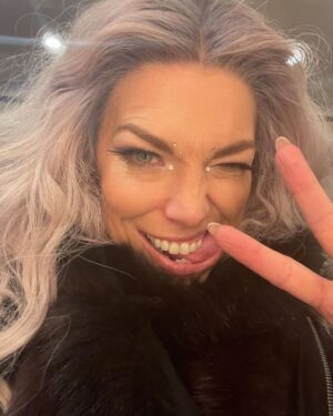 Hannah Waddingham Instagram - HAPPY HALLOWEEN SISTAAAAAAAAAAAAAAAAAAHS!!!!!!!!!!!!!!!!💀👻🎃👻💀👻🎃🎃🎃🎃❤️