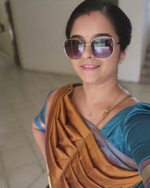 Haripriya Isai Instagram - No wordsss😭😭😭😭
Thank you @thiruselvamvelusamy @suntv for giving #nandhini one more chance to 
LIVE
BREATHE
CHERISH💖💖

#trustprayers#trustuniverse#trusthardwork